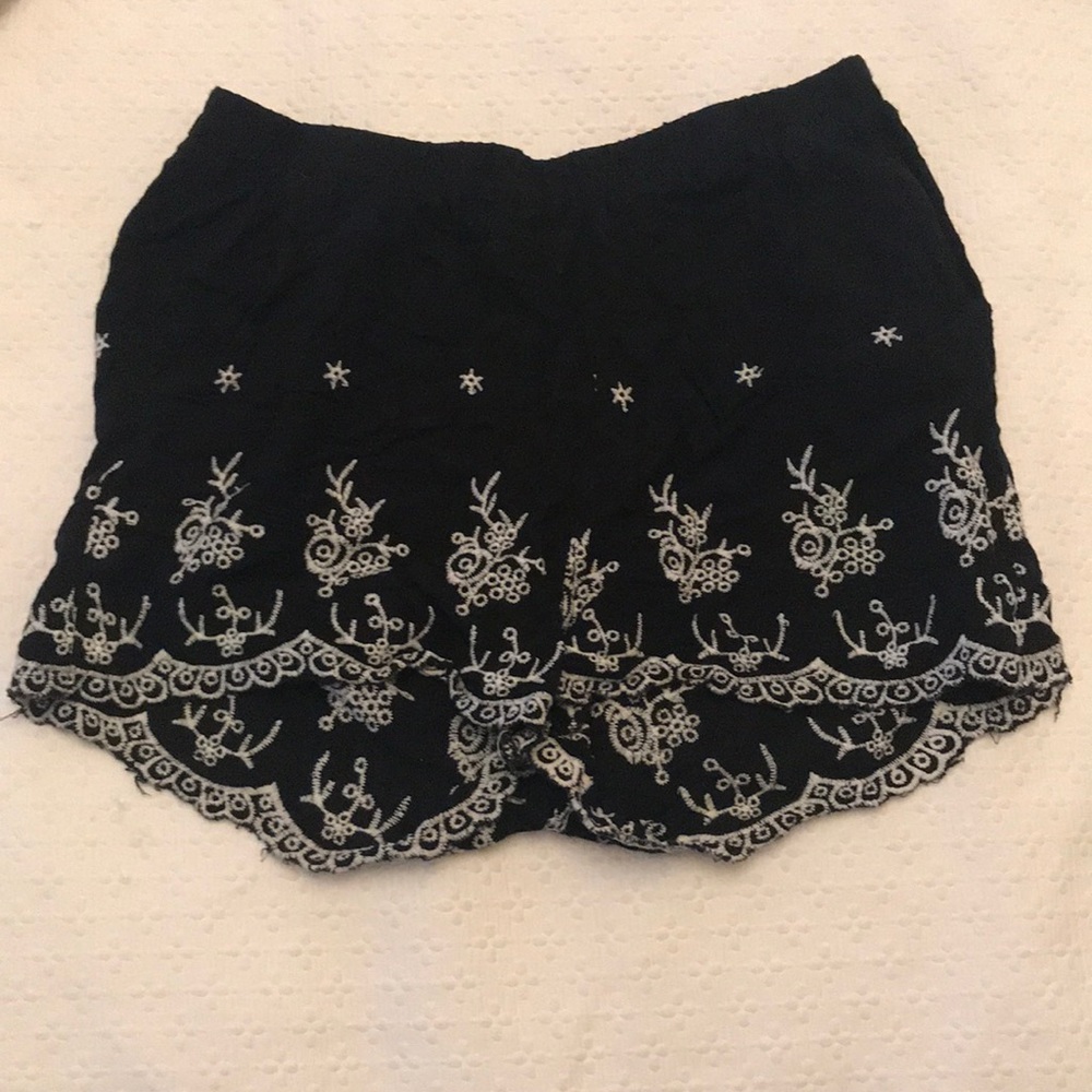 Black Flowy Shorts w/ Pockets
